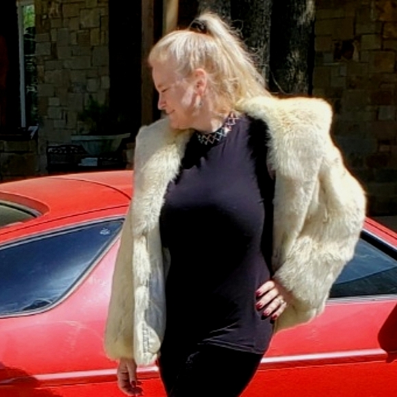 Fox Fur Coat: Ivory Fur with Brown Tips - Picture 7 of 17